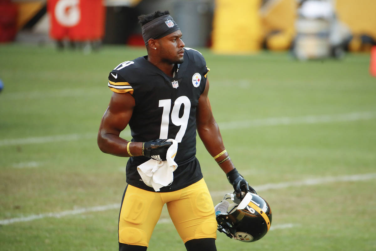 Pittsburgh Steelers wide receiver JuJu Smith-Schuster (19) during practice at NFL football trai ...