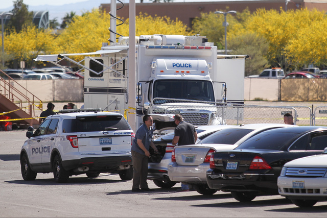 North Las Vegas police investigate a homicide and a related fatal officer-involved shooting at the Silver Nugget Casino in North Las Vegas on Thursday, May 19, 2016. (Brett Le Blanc/Las Vegas Revi ...