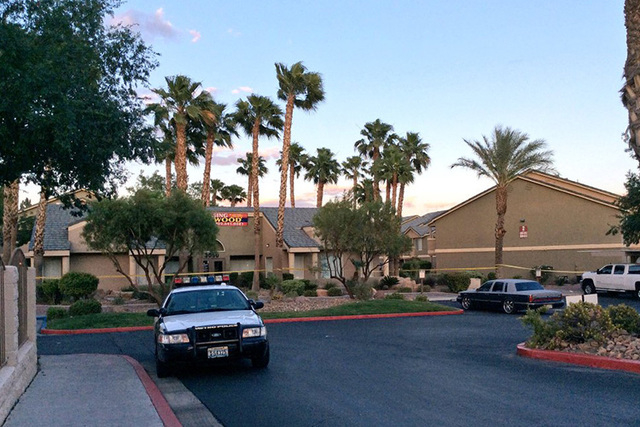 Las Vegas police are investigating a shooting Monday evening that left one injured and one dead in a southeast valley apartment complex. (Rachel Crosby/Las Vegas Review-Journal)