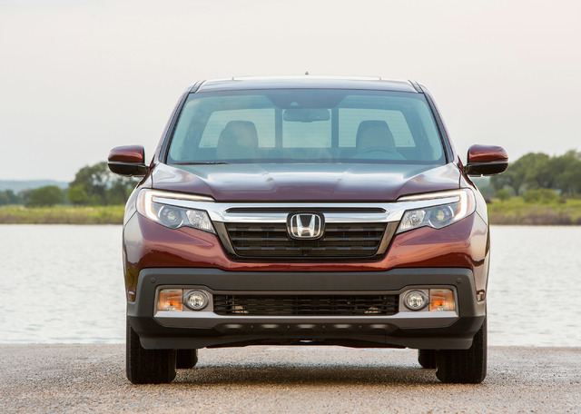 COURTESY HONDA
The 2017 Honda Ridgeline will hold 4x8 sheets of building material atop the fender wells. Maximum payload is 1,584 pounds and towing capacity is 5,000 pounds.