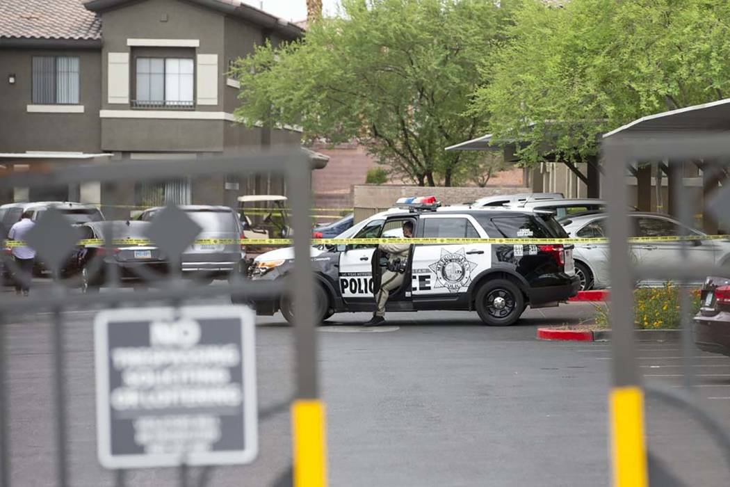Las Vegas investigate an apparent murder-suicide in the southwest valley on Thursday, Aug. 17, 2018. (Richard Brian/Las Vegas Review-Journal) @vegasphotograph