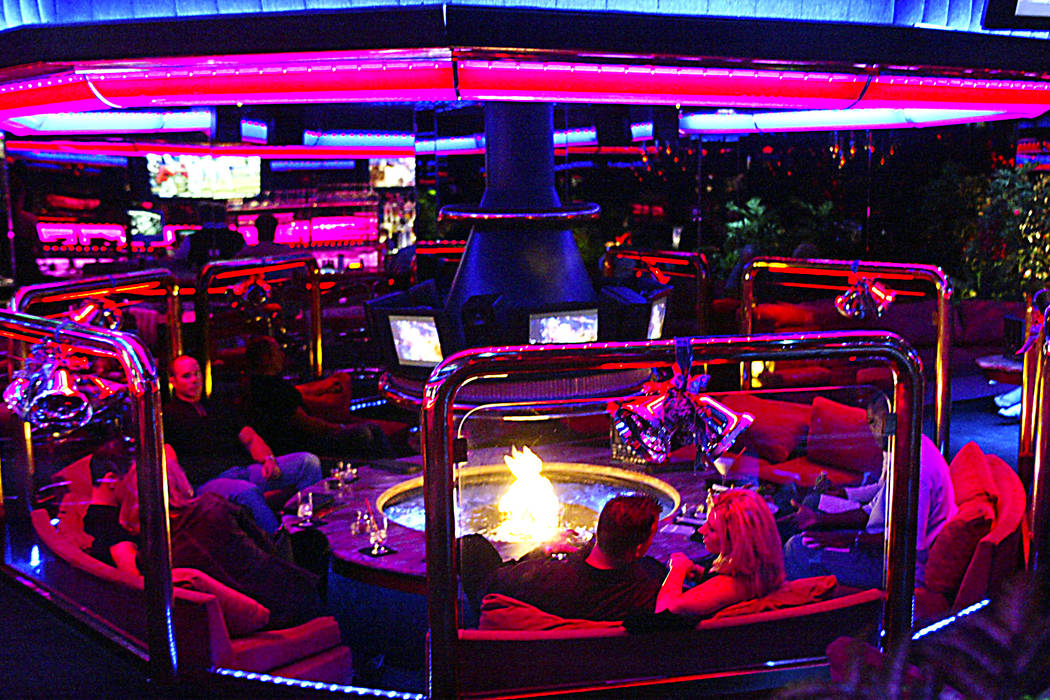 Interior of the Peppermill Fireside Lounge in Las Vegas, Dec. 2, 2005. (Ralph Fountain/Las Vegas Review-Journal)