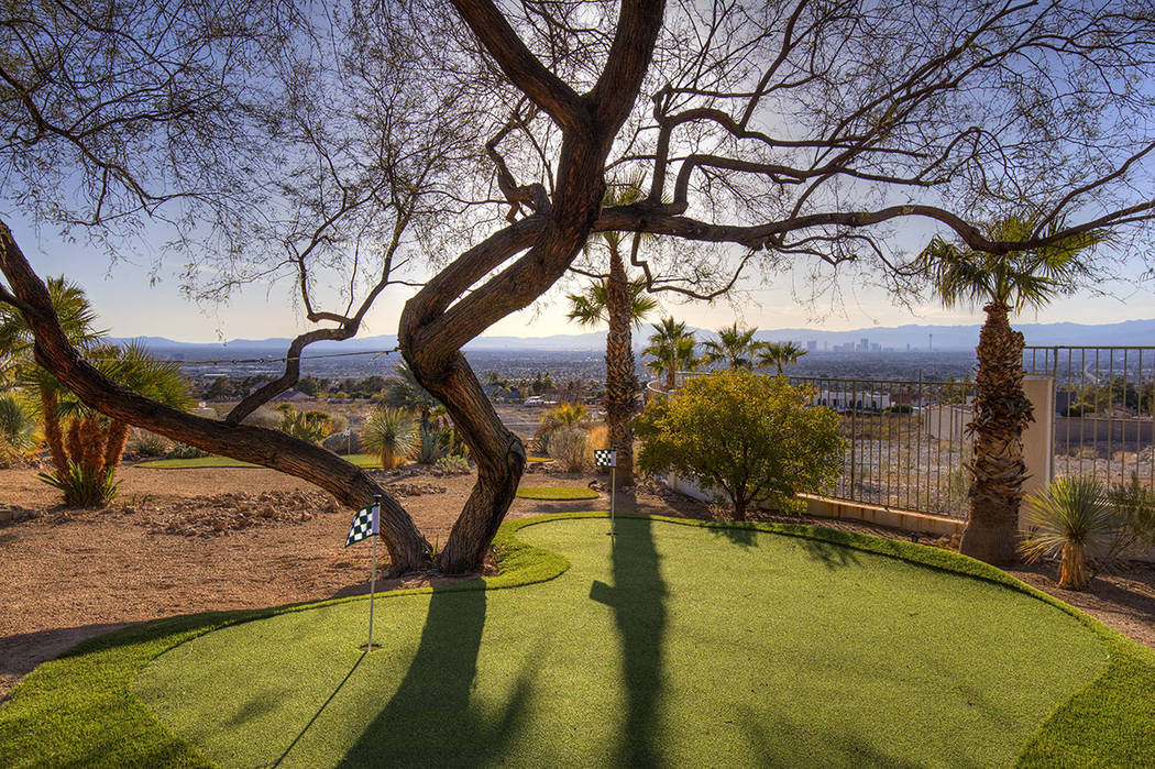 The putting green. (Sotherby’s International Realty, Synergy)