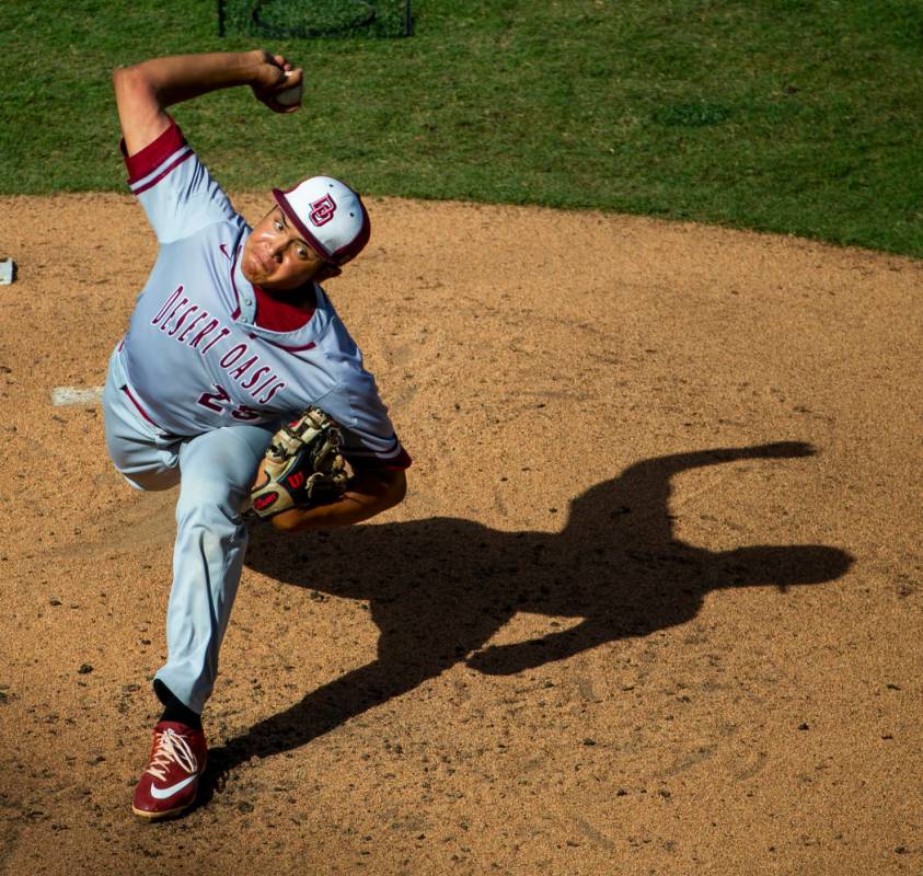 Desert Oasis pitcher Aaron Roberts (25) winds up for another throw versus Reno in the second in ...