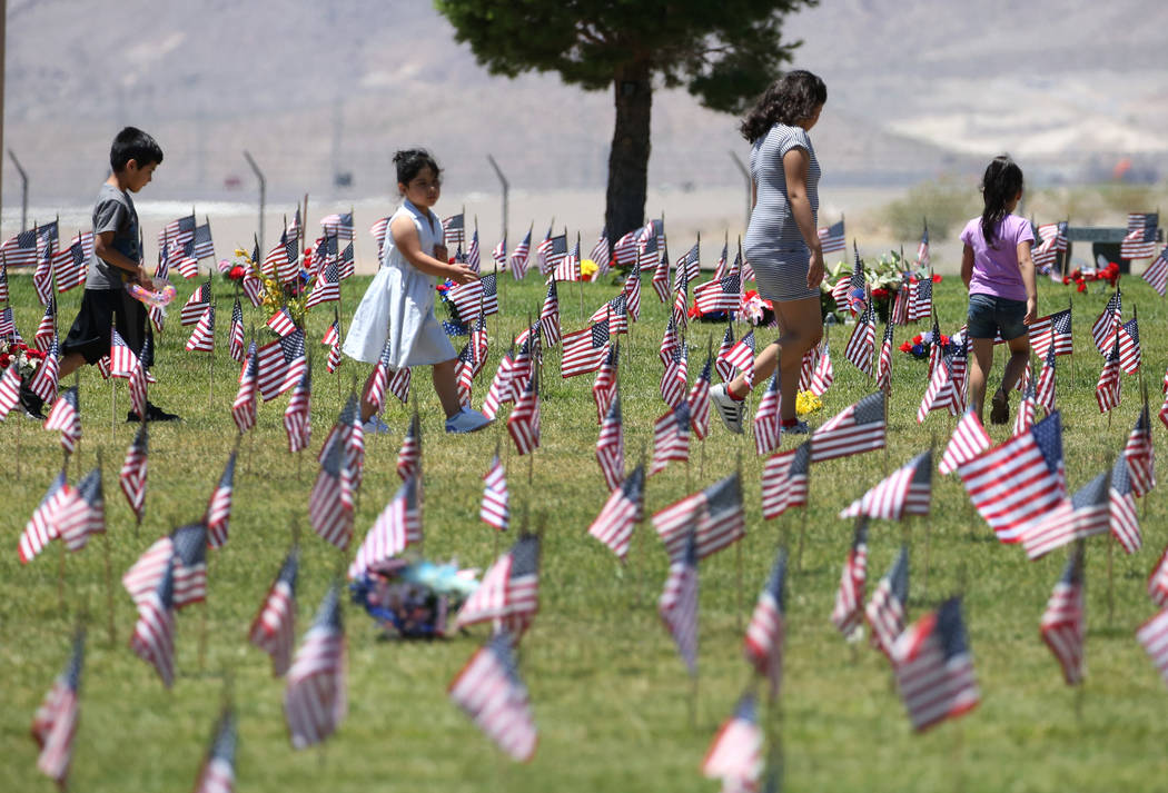 Edwardo Bojorquez, 7, left, Kimberly Hernandez, 6, Conny Amaya, 10, and Annalee Bojorquez, 5, r ...