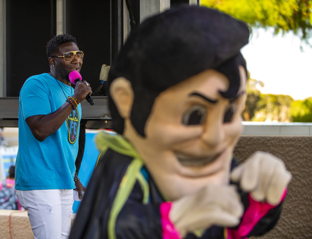 Las Vegas Lights FC hype man Robert "Bojo" Ackak announces team mascot Cash "The ...