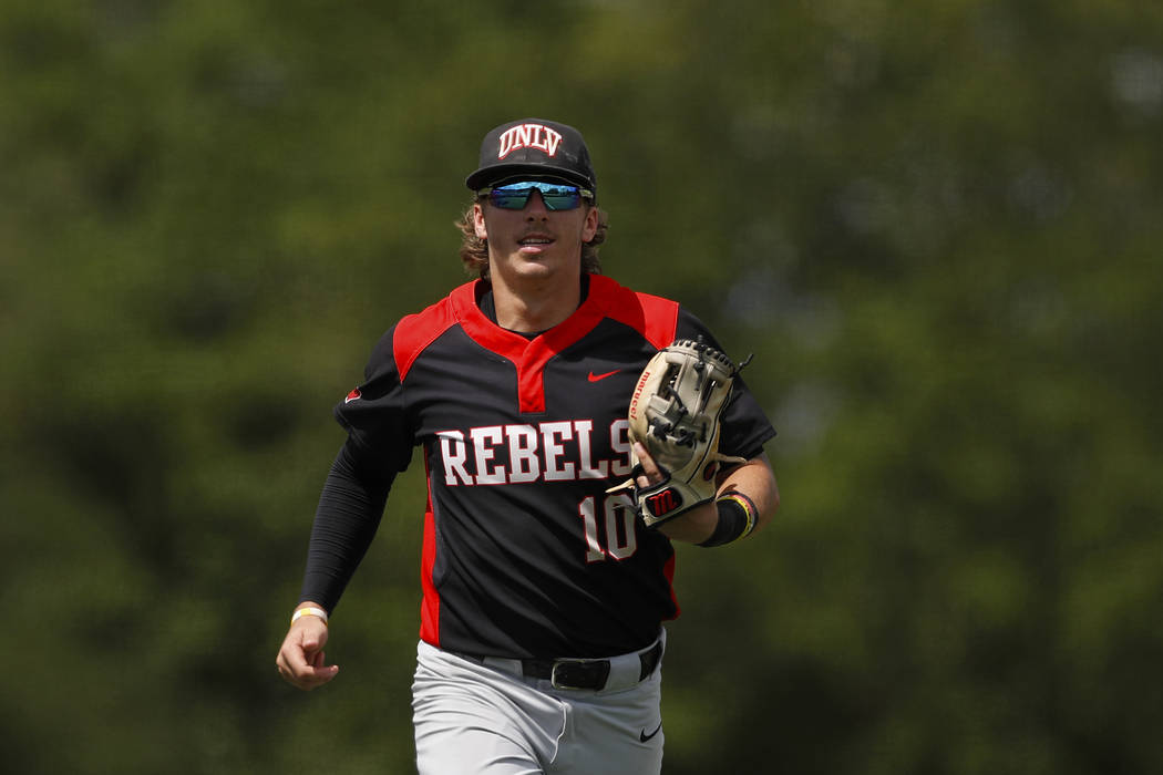 UNLV's Bryson Stott (10) runs toward the dugout during an UNLV at University of Houston NCAA co ...