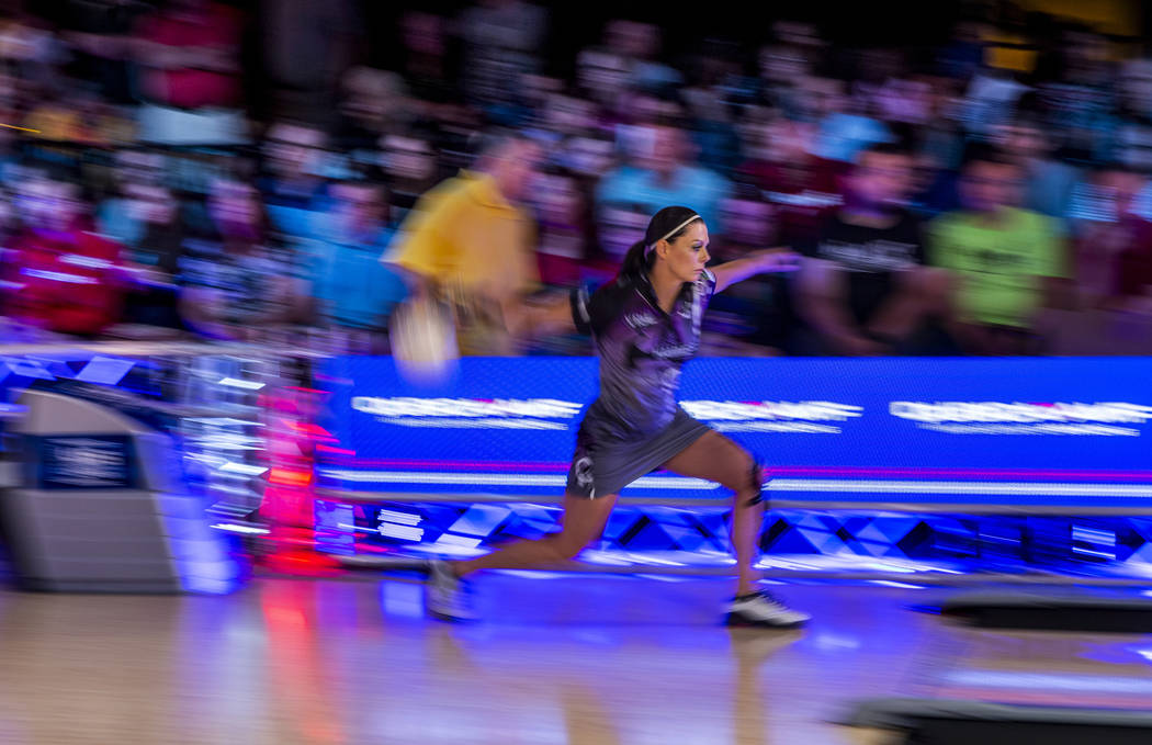 Shannon OÕKeefe readies for another practice throw before her semifinals match during the ...