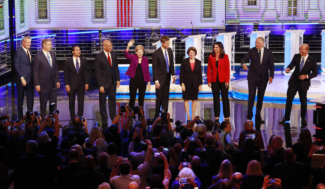 From left, New York City Mayor Bill de Blasio, Rep. Tim Ryan, D-Ohio, former Housing and Urban ...