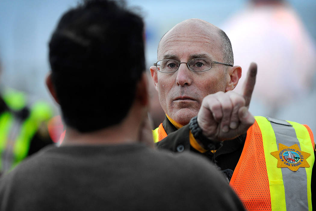 Las Vegas police officer Rich Goslar conducts a field sobriety field test during a DUI checkpoi ...