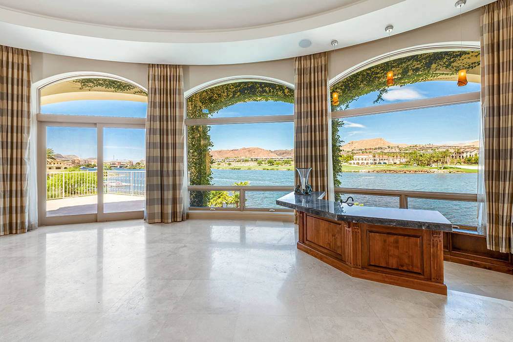 A bar in the living area overlooks Lake Las Vegas. (Ivan Sher Group)