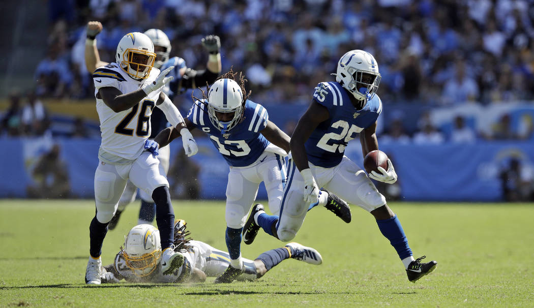 Indianapolis Colts running back Marlon Mack (25) runs for a touchdown against the Los Angeles C ...