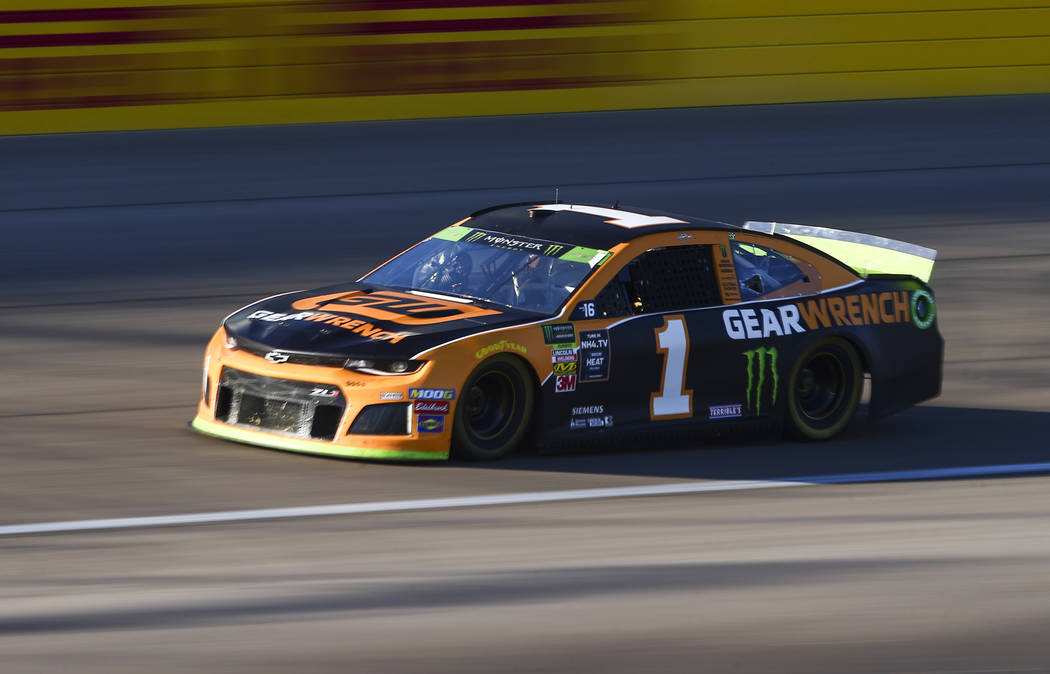 Kurt Busch (1) drives during qualifying for the Monster Energy NASCAR Cup Series South Point 40 ...