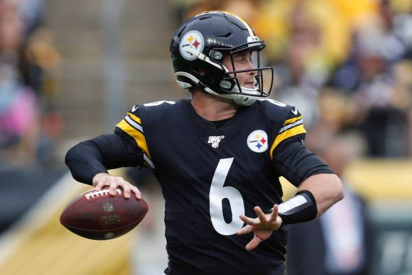 Pittsburgh Steelers backup quarterback Devlin Hodges (6) plays against the Baltimore Ravens in ...