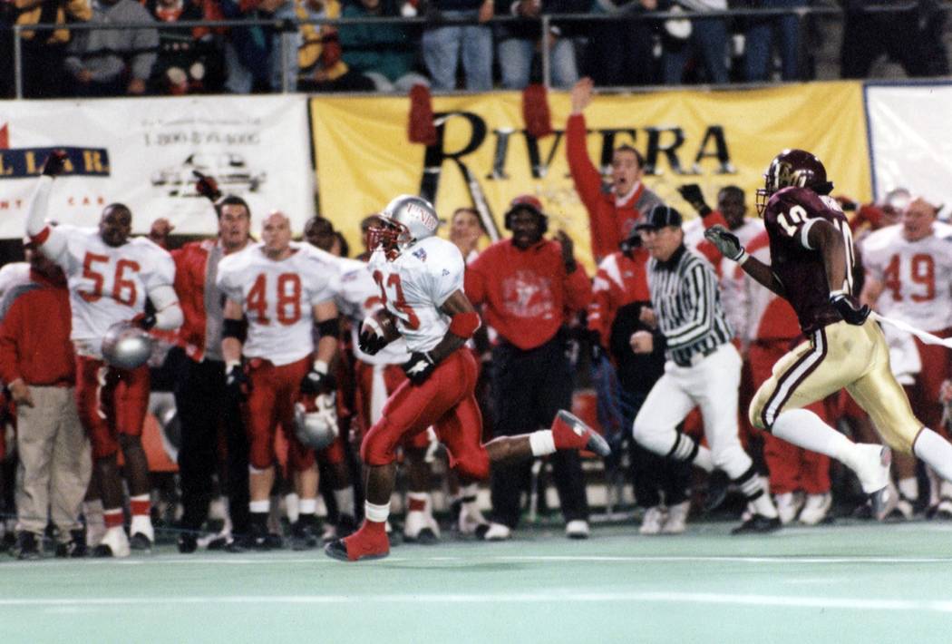 UNLV's Henry Bailey breaks away in the 1994 Las Vegas Bowl victory over Central Michigan. He sc ...