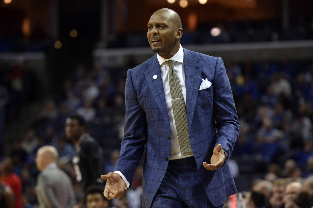 Memphis coach Penny Hardaway reacts during the first half of the team's NCAA college basketball ...