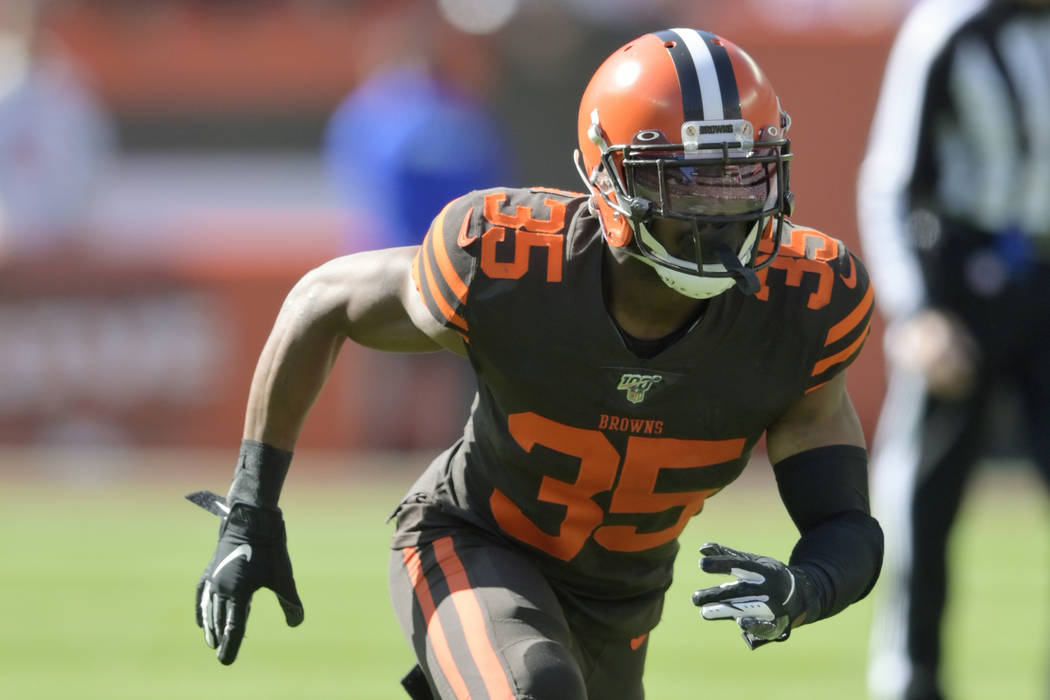 Cleveland Browns defensive back Jermaine Whitehead (35) defends during an NFL football game aga ...