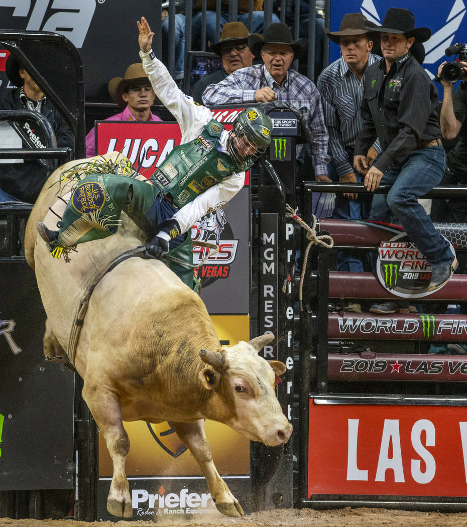 Jess Lockwood stays focused atop of The Right Stuff during the fourth day of the PBR World Fina ...