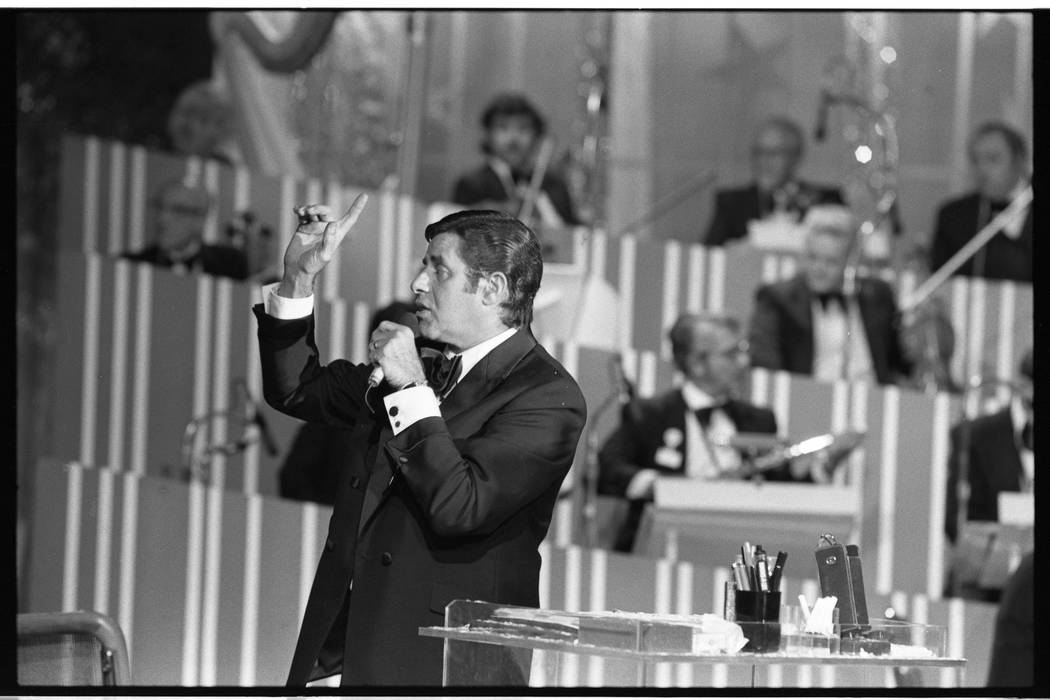 Jerry Lewis interacts with the orchestra during the 15th annual Jerry Lewis Labor Day Telethon ...
