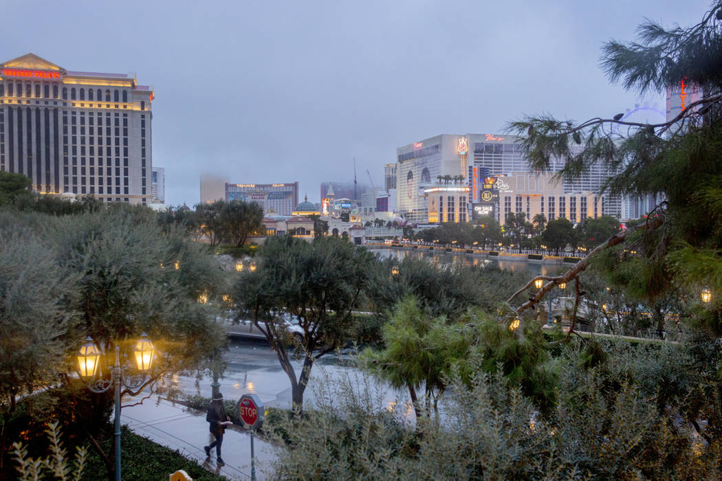 Rain fall on the Strip in Las Vegas on Wednesday Nov. 20, 2019. (Elizabeth Page Brumley/Las Veg ...