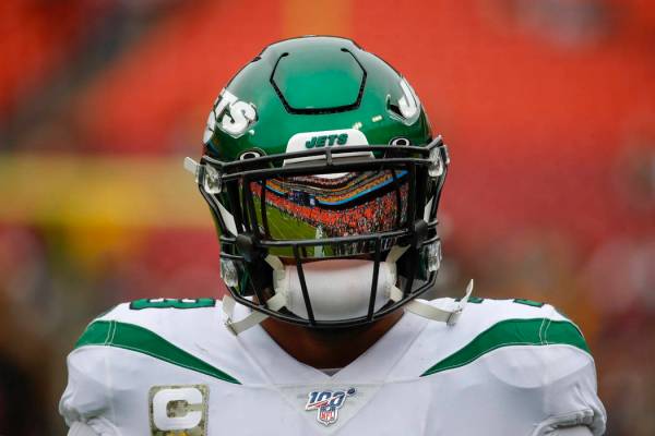 New York Jets strong safety Jamal Adams (33) warms up on the field before the start of the firs ...