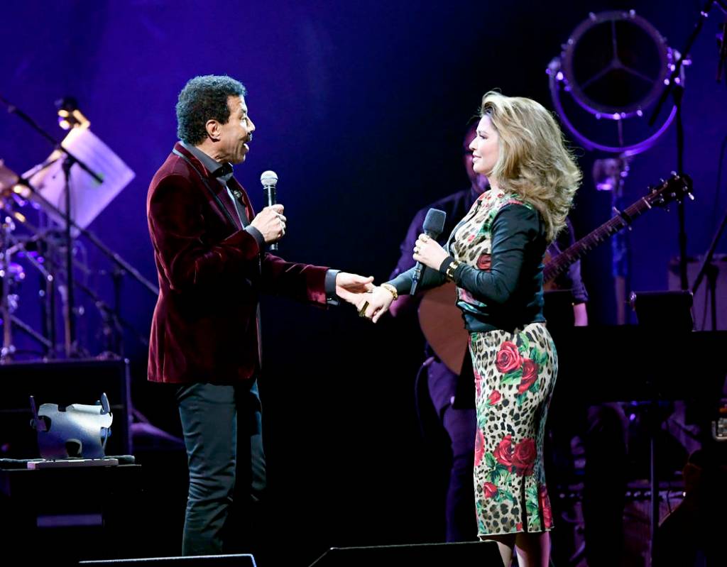 Lionel Richie (L) and Shania Twain speak during the 23rd annual Keep Memory Alive 'Power of Lov ...