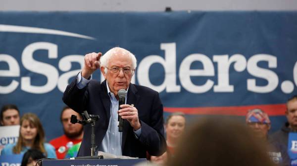 Democratic presidential candidate Sen. Bernie Sanders I-Vt., speaks at a campaign event in Cars ...