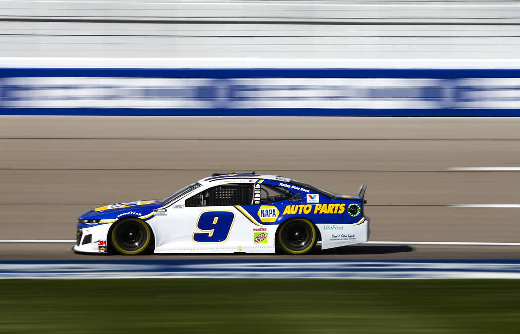 Chase Elliott (9) drives during a NASCAR Cup Series auto race at the Las Vegas Motor Speedway o ...