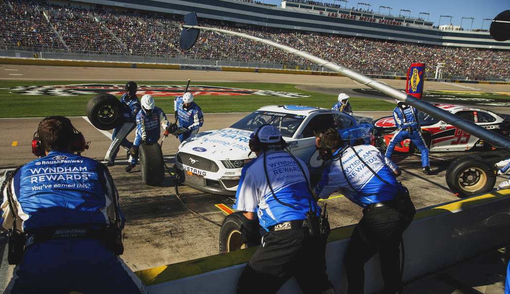 Ross Chastain's (6) pit crew work quickly during the Pennzoil 400 presented by Jiffy Lube, a NA ...
