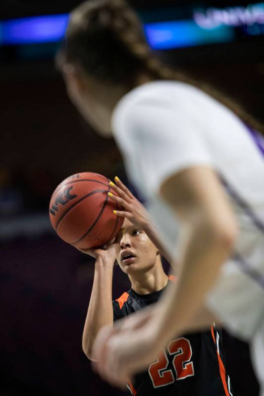 University of the Pacific's guard Valerie Higgins (22) shoots a free throw against University o ...