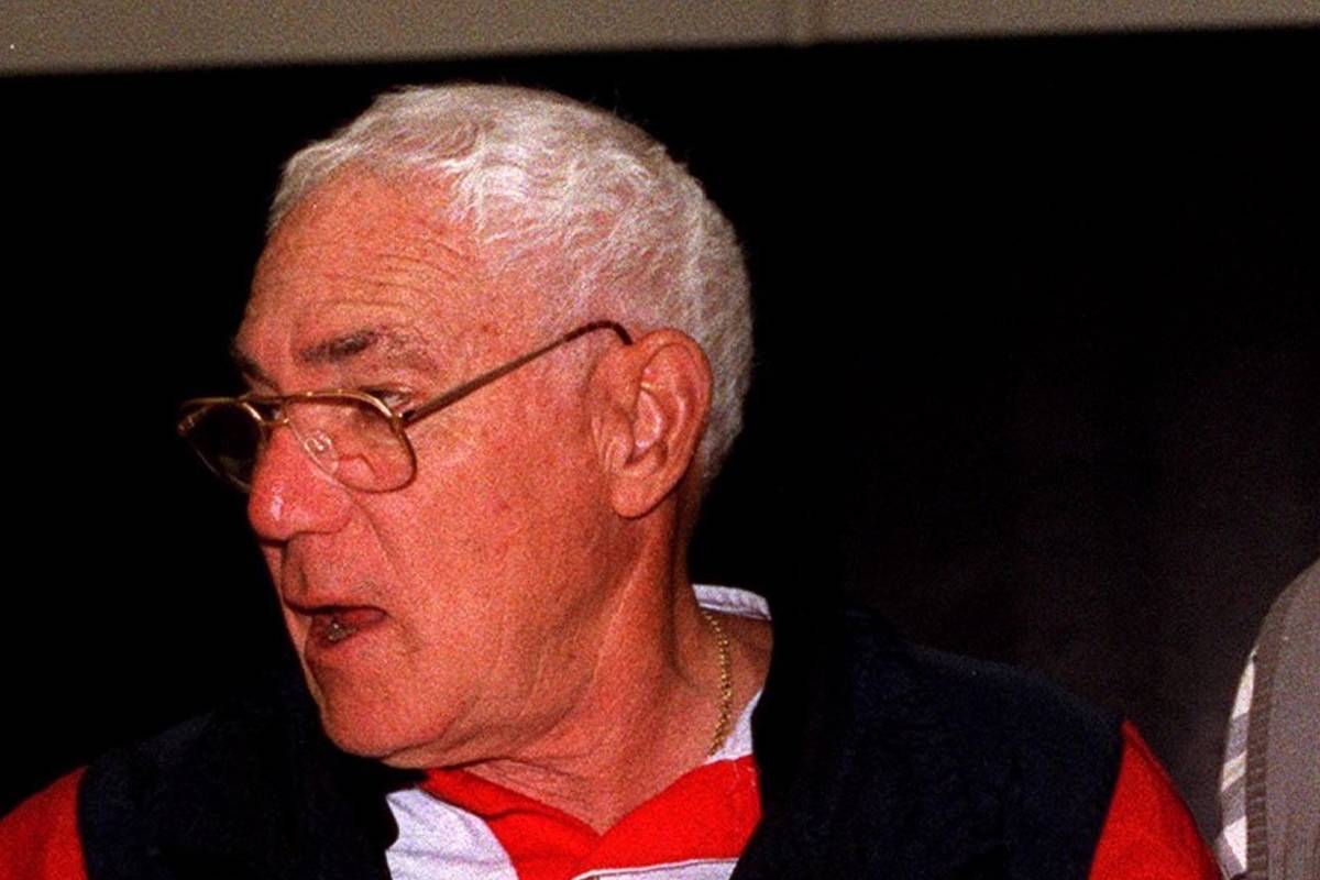 Former UNLV coach Howie Landa, seen in 2000 (Las Vegas Review-Journal)