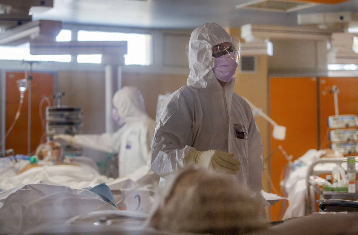 Medical staff of the Intensive Care Unit of the Casalpalocco COVID-19 Clinic in the outskirts o ...