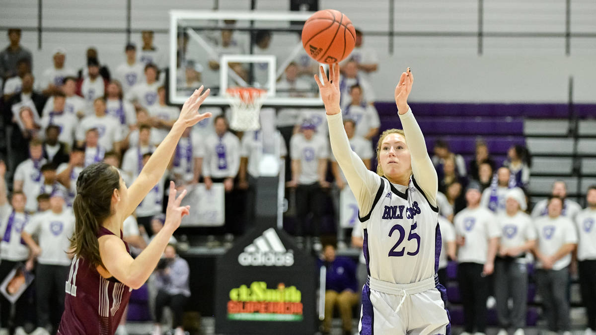 Holy Cross forward Lauren Manis. Courtesy of Holy Cross athletics.