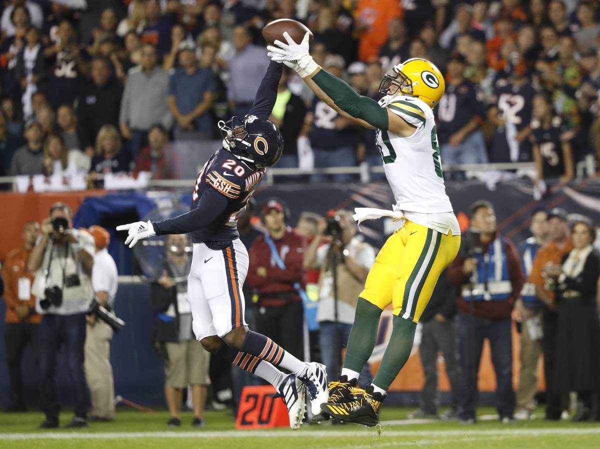 Chicago Bears' Prince Amukamara breaks up a pass intended for Green Bay Packers' Jimmy Graham d ...