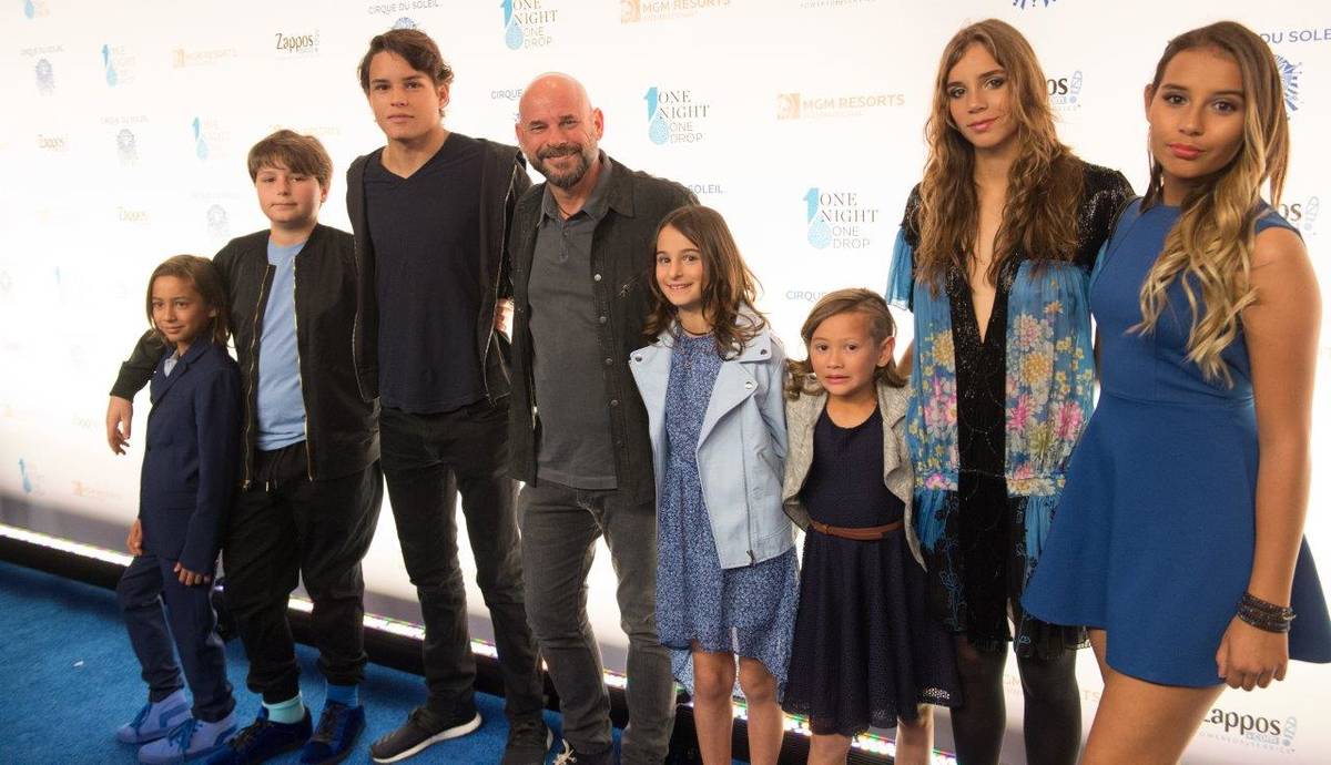 Guy Laliberte and his family arrive on the blue carpet for the fifth-annual "One Night for One ...