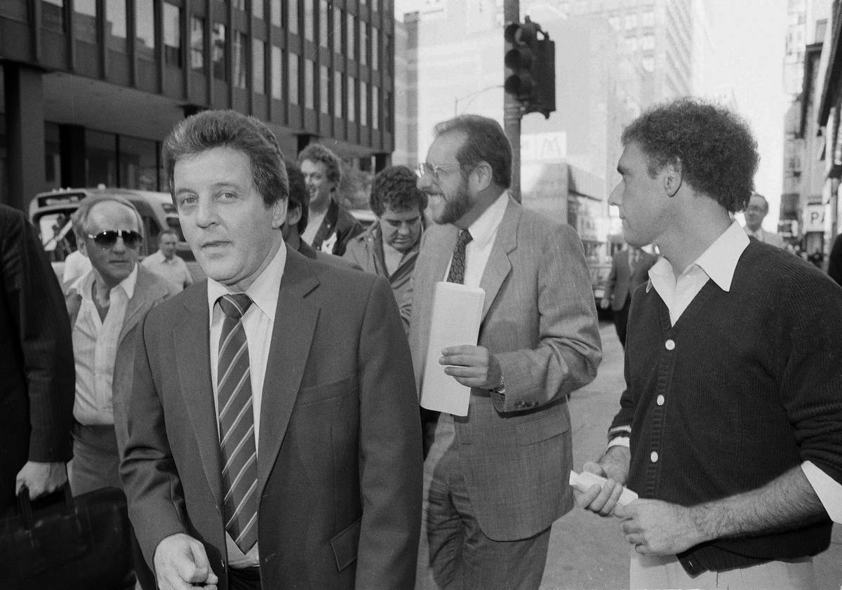 Anthony Spilotro leaves federal court in Chicago on Sept. 14, 1983. (AP Photo/Lisa Genesen)