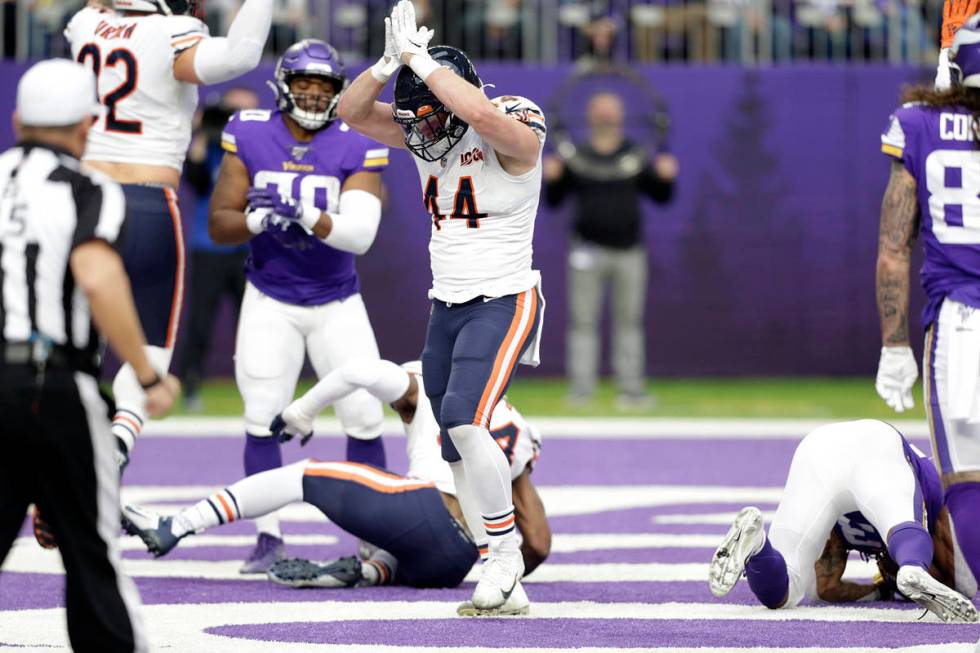 Chicago Bears inside linebacker Nick Kwiatkoski celebrates after a safety during the first half ...