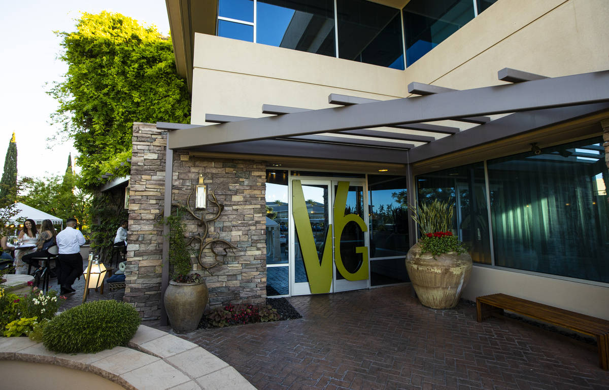 People dine outdoors at Vintner Grill in Las Vegas on Wednesday, June 10, 2020. (Chase Stevens/ ...