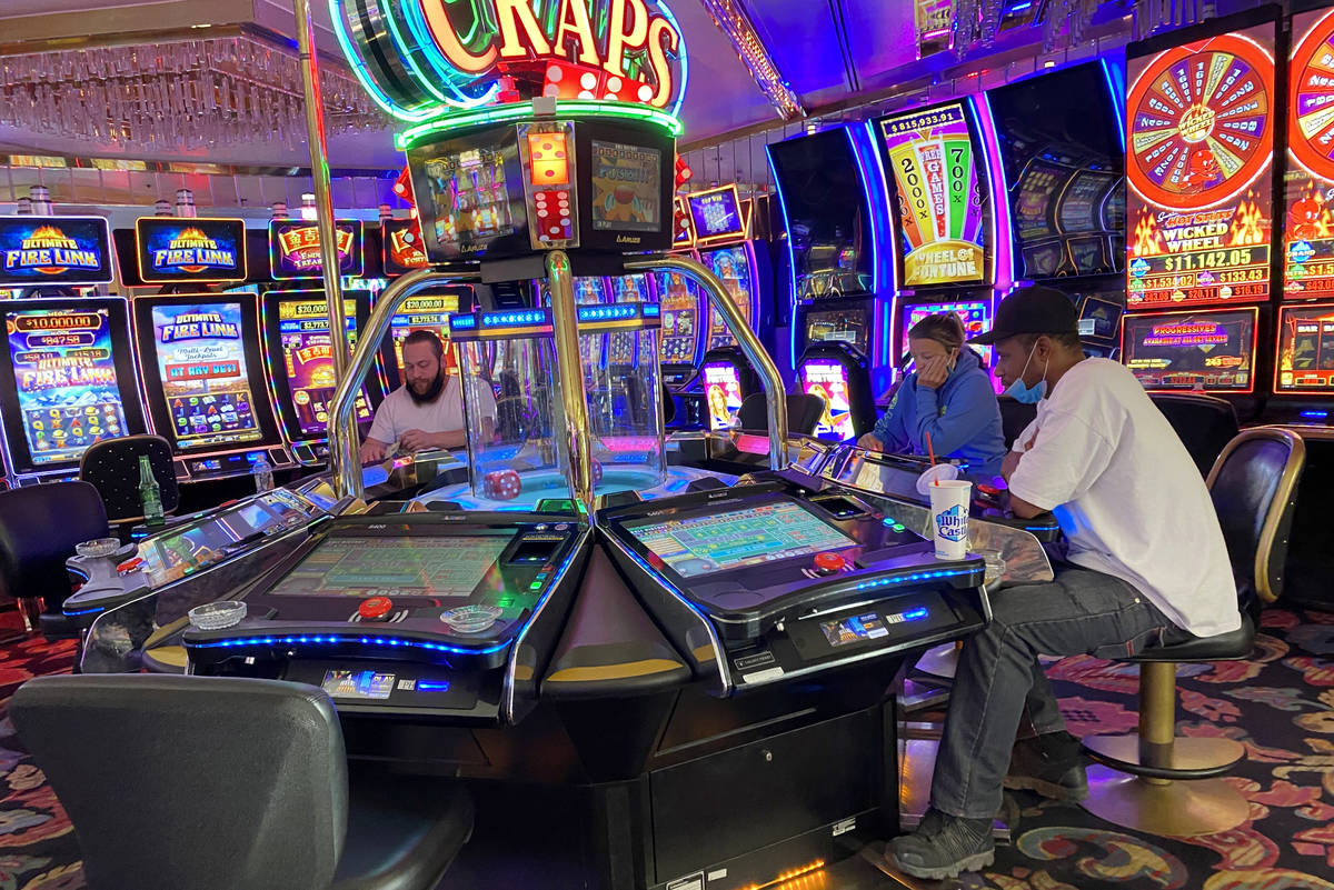 Gamblers at Four Queens in downtown Las Vegas Friday, June 26, 2020. (K.M. Cannon/Las Vegas Rev ...