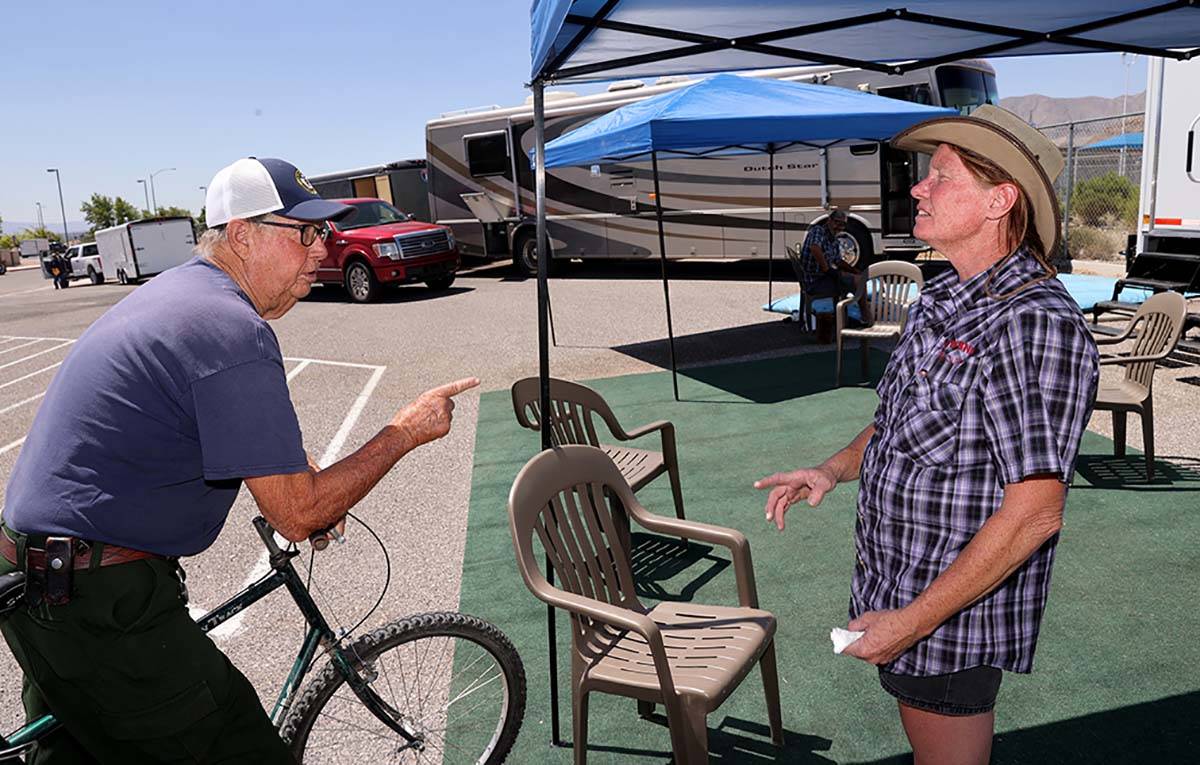 Leigha Smith of Ely, from Dewsnup Fire Support of Gridley, Calif., talks to Facilities Unit Lea ...