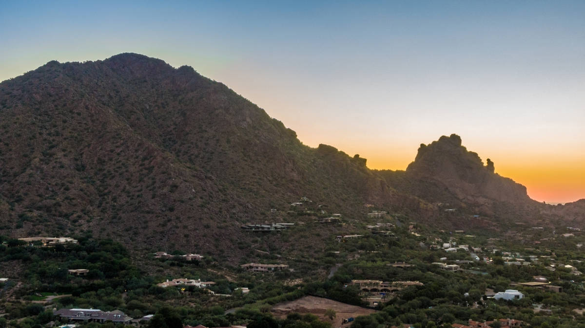 A 4.5-acre residential mountainside lot in Paradise Valley, Arizona, sold for $4.1 million. The ...