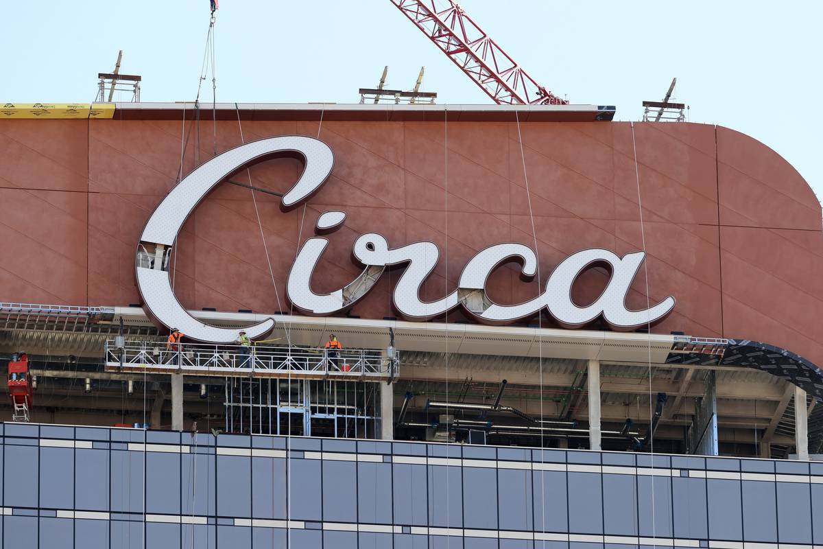 The final letter for the sign atop Circa resort in downtown Las Vegas is placed Thursday, July ...