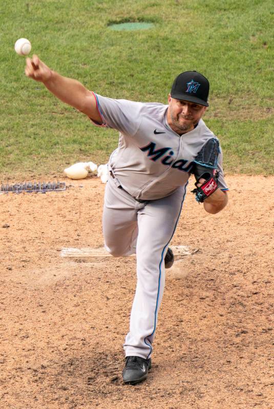 Miami Marlins relief pitcher Brandon Kintzler throws a pitch during the ninth inning of a baseb ...