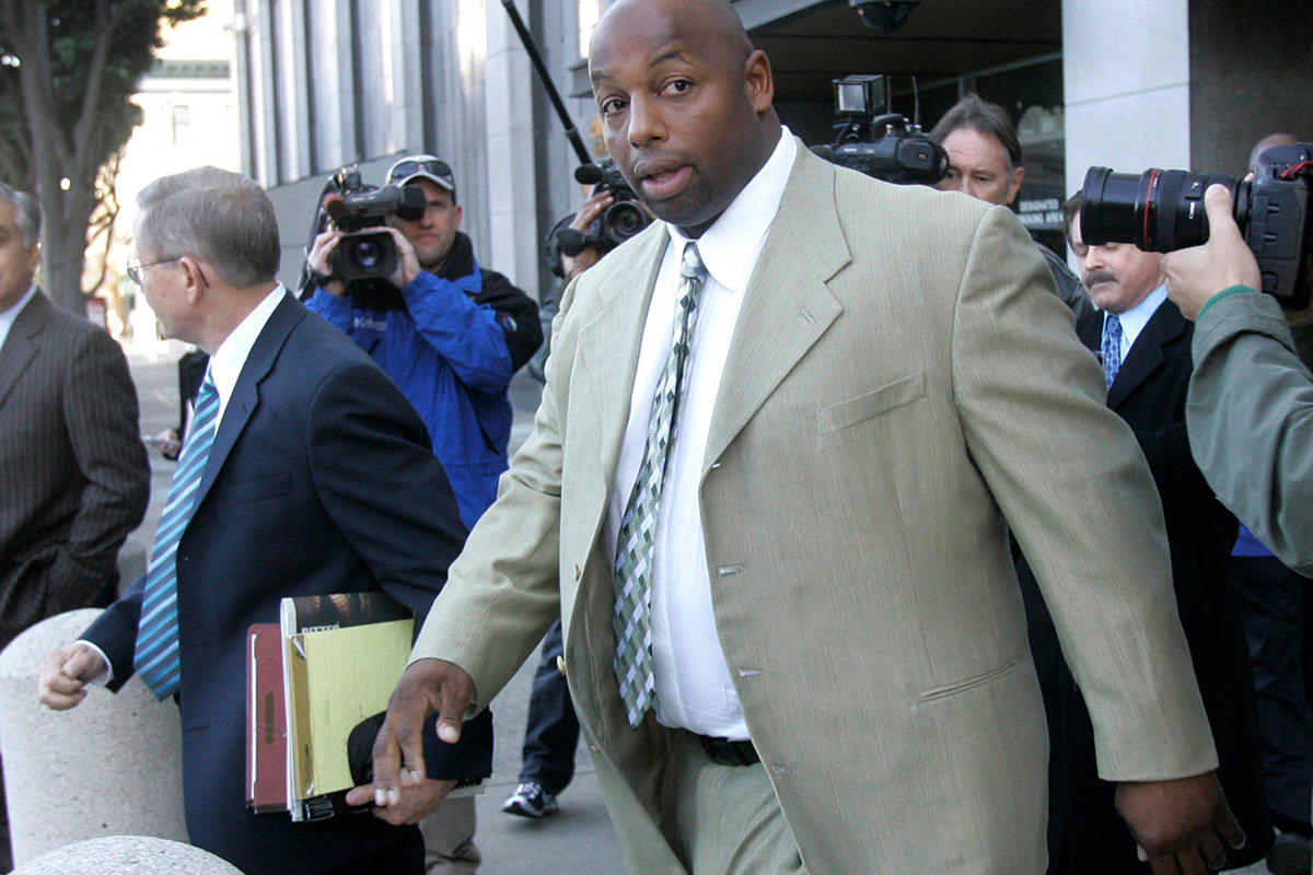 In this Jan. 18, 2008, file photo, former NFL football player Dana Stubblefield leaves a federa ...