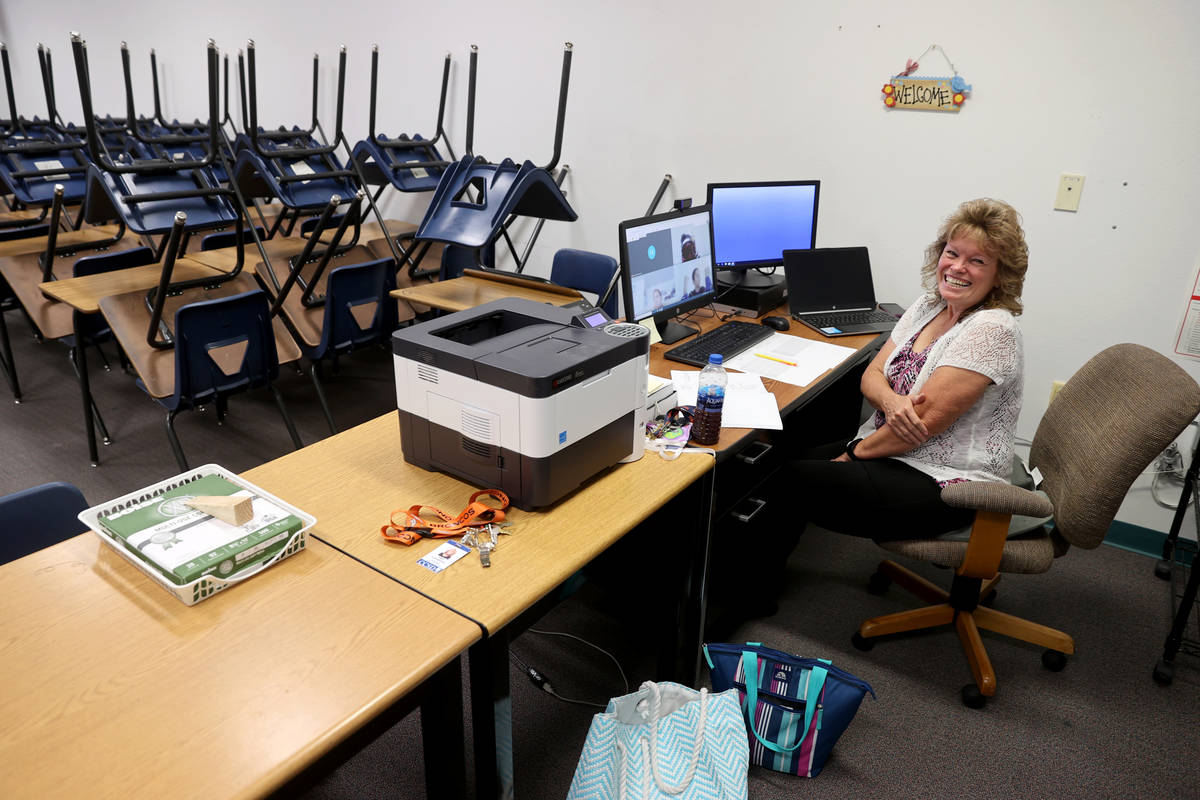 Sixth-grade math teacher Tina Guerrero greets Clark County School District Superintendent Jesus ...