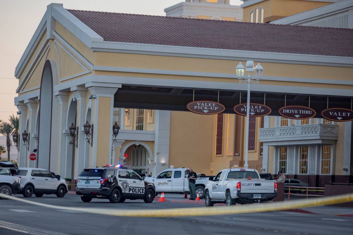 Las Vegas police investigate a homicide at the South Point on Sunday. (Elizabeth Page Brumley/L ...