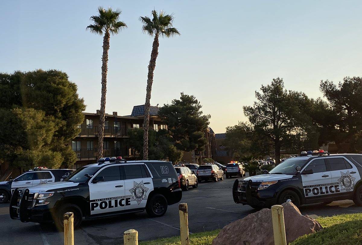 Las Vegas police respond to a barricade situation at The Suites on Boulder Highway on Wednesday ...