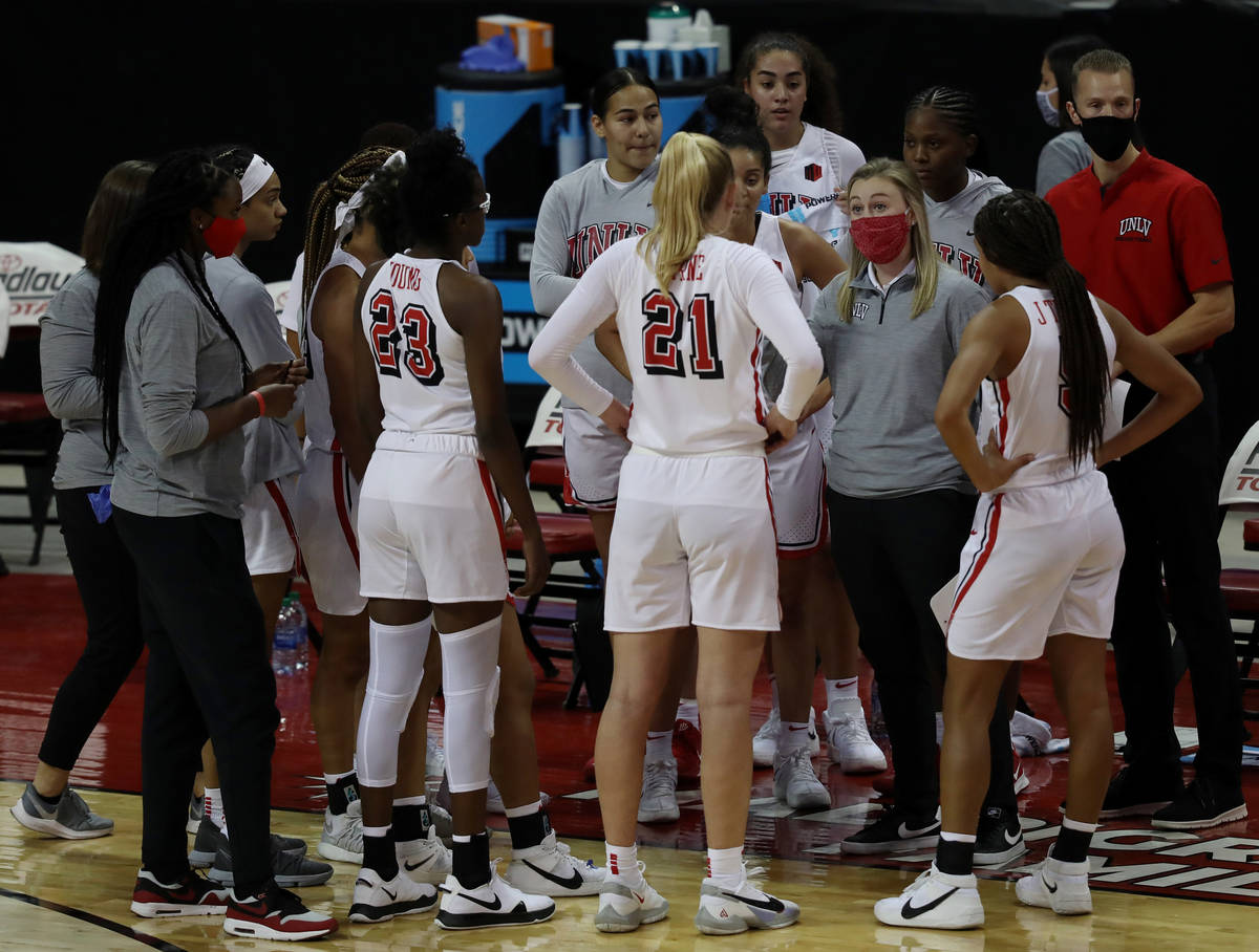 UNLV Lady Rebels head coach Lindy La Rocque speaks to the team during the first half of the sea ...