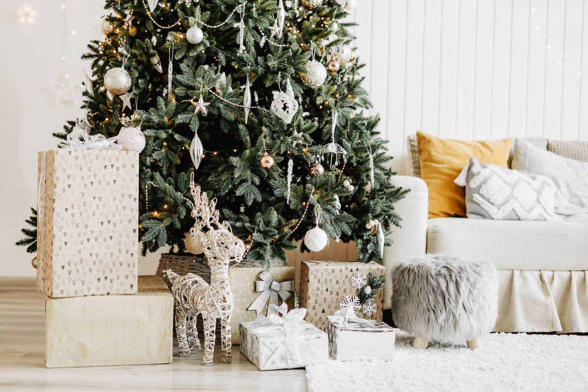 This modern space is decorated with a white and gold theme. (Getty Images)