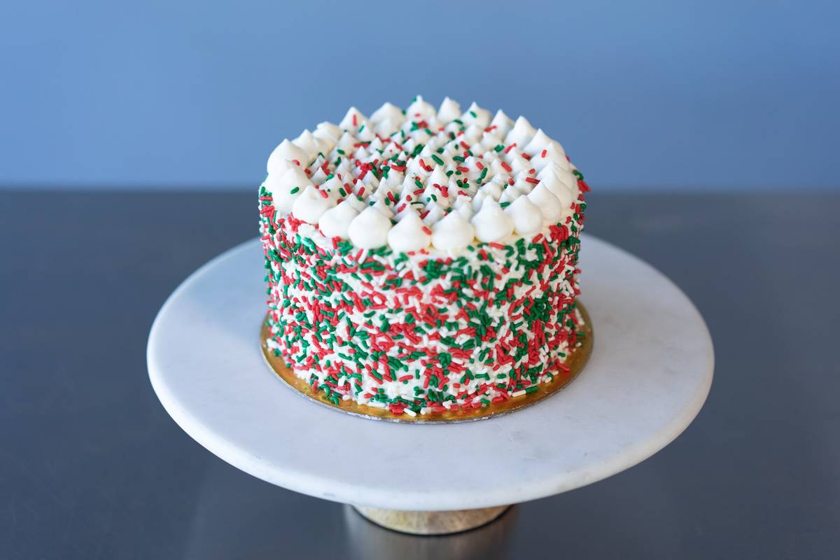 Cake Boss Holiday Cake at Buca di Beppo. (Buca di Beppo)